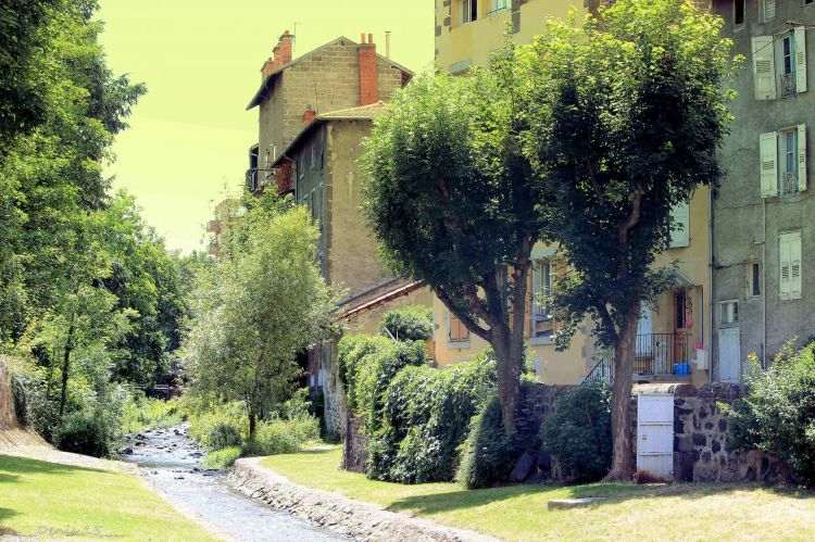 Fonds d'cran Constructions et architecture Villes - Villages LE PUY EN VELAY-AUVERGNE