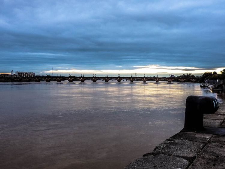 Fonds d'cran Constructions et architecture Ponts - Aqueducs Ville de bordeaux