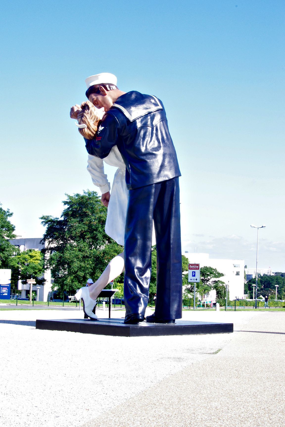 Fonds d'cran Constructions et architecture Statues - Monuments "The Kiss"