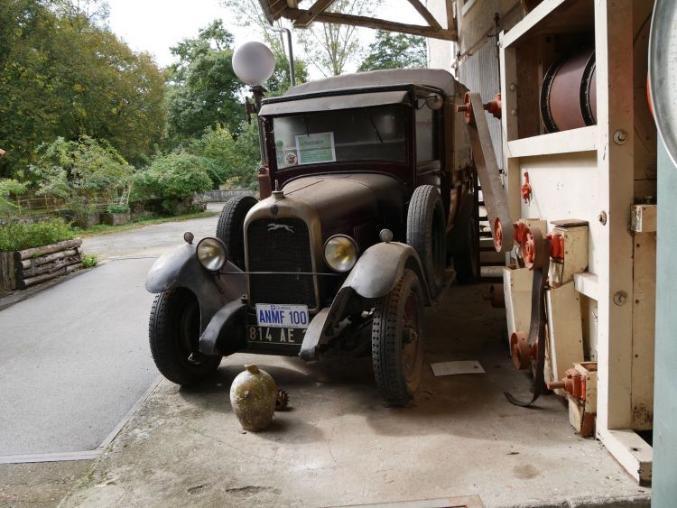 Wallpapers Cars Citron Citrn C4 boulangre, moulin de la Pauze, Dordogne