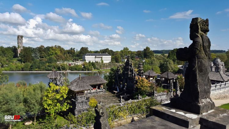 Fonds d'cran Constructions et architecture Statues - Monuments Pairi Daiza - Temple Agung