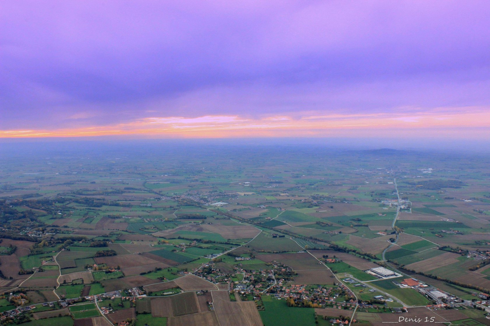 Fonds d'cran Voyages : Europe France > Nord Pas de Calais Petit tour en ballon au dessus des Flandres.