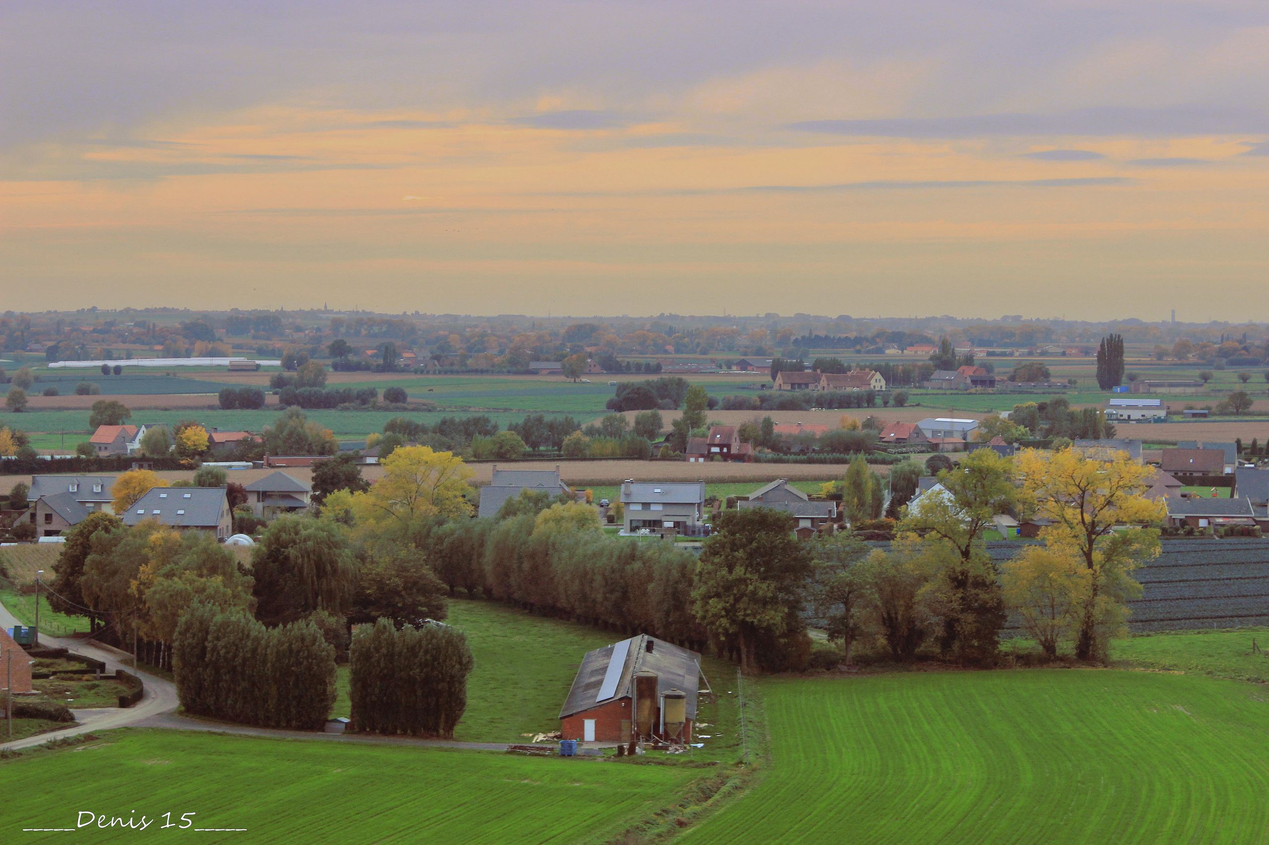 Fonds d'cran Voyages : Europe France > Nord Pas de Calais Petit tour en ballon au dessus des Flandres.