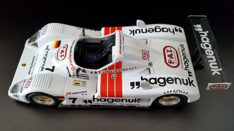 Fonds d'cran Voitures Voitures miniatures TWR-PORSCHE victorieuse des 24 Heures du Mans 1997