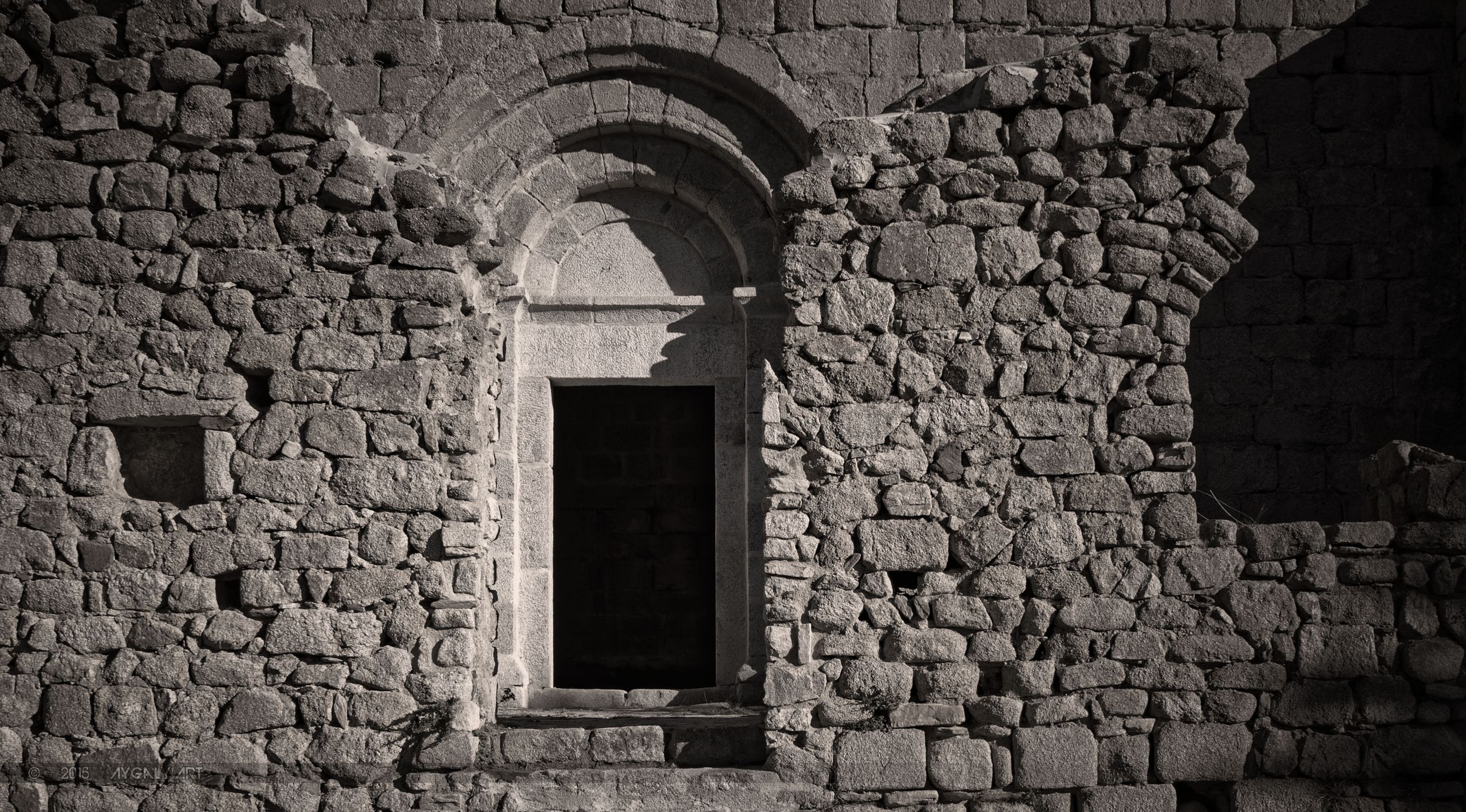 Fonds d'cran Constructions et architecture Edifices Religieux Eglise Romane Saint-Martin de Corsavy