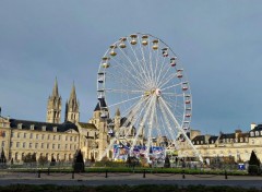  Constructions et architecture Hôtel de Ville et grande roue