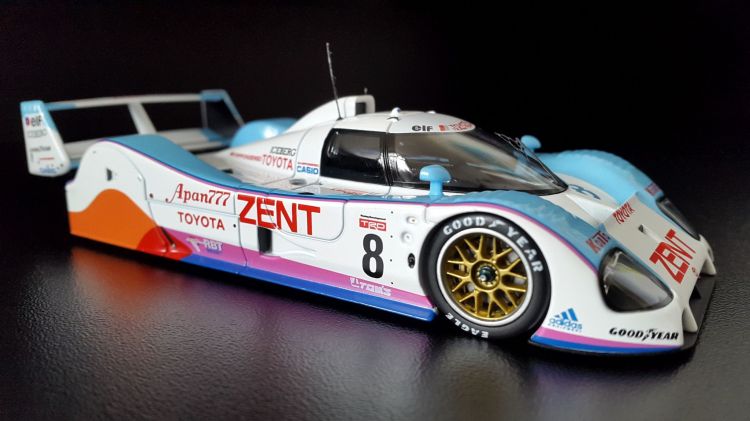 Fonds d'cran Voitures Voitures miniatures Toyota TS 010 24 Heures du Mans 92