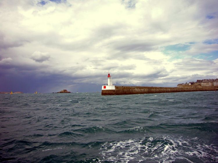 Wallpapers Constructions and architecture Harbours - Docks Une bien belle digue et de belles couleurs.