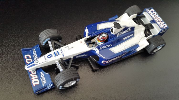 Fonds d'cran Voitures Voitures miniatures Williams BMW FW 23 de 2001 (pilote Juan - Pablo MONTOYA )