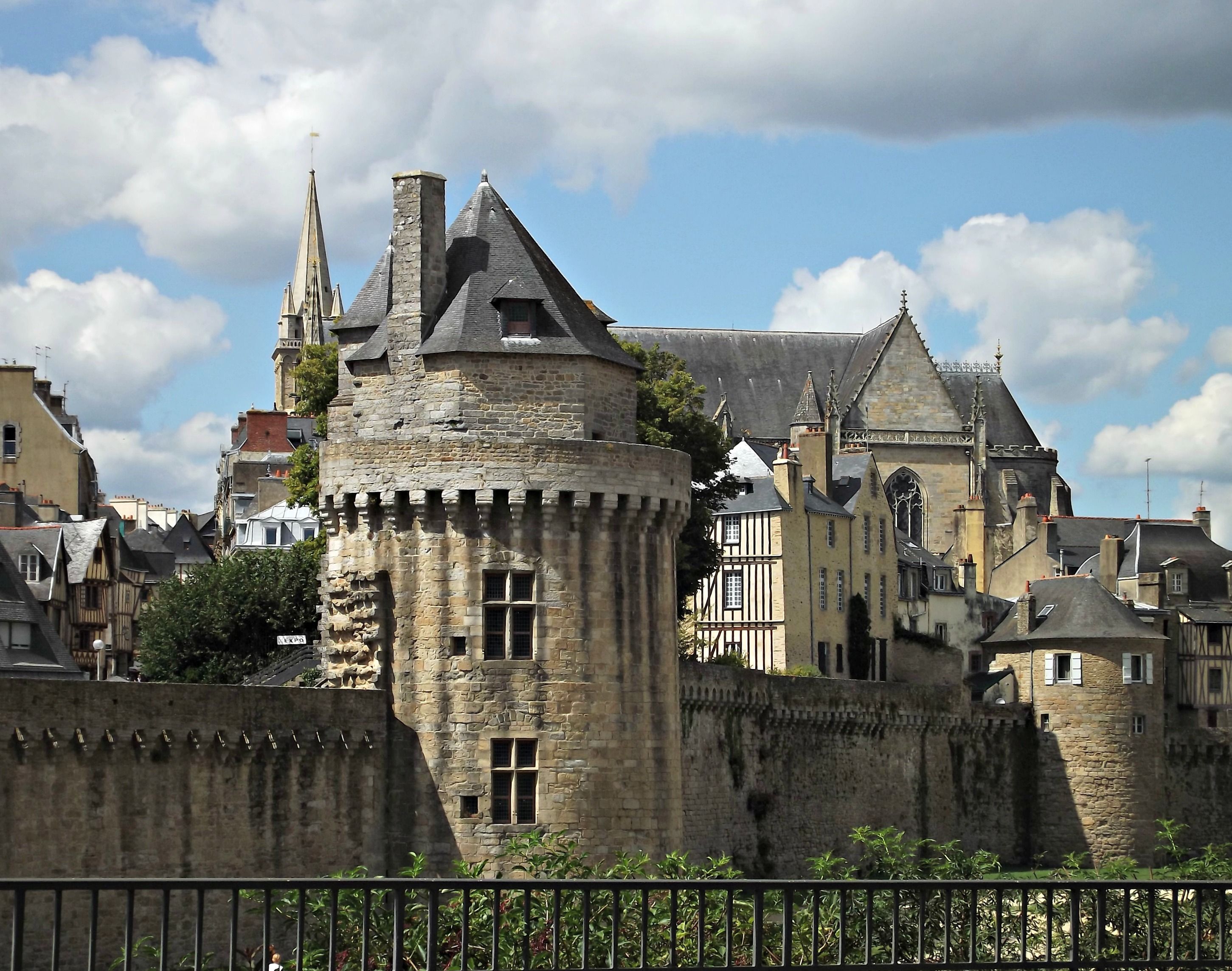 Fonds d'cran Constructions et architecture Villes - Villages le vieux Vannes