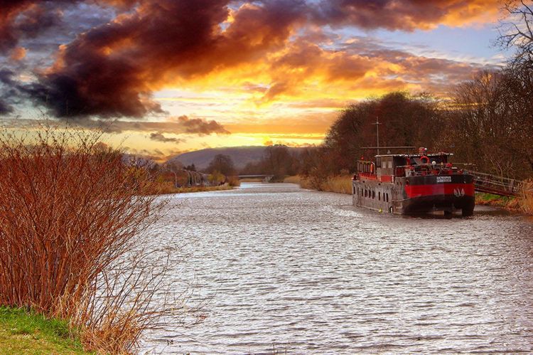 Fonds d'cran Voyages : Europe France > Lorraine Peniche sur la moselle