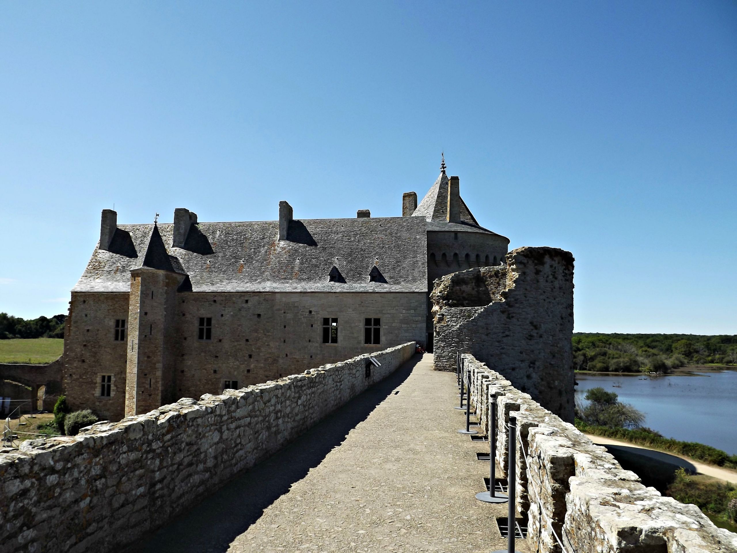 Fonds d'cran Constructions et architecture Chteaux - Palais château de Suscinio (morbihan)