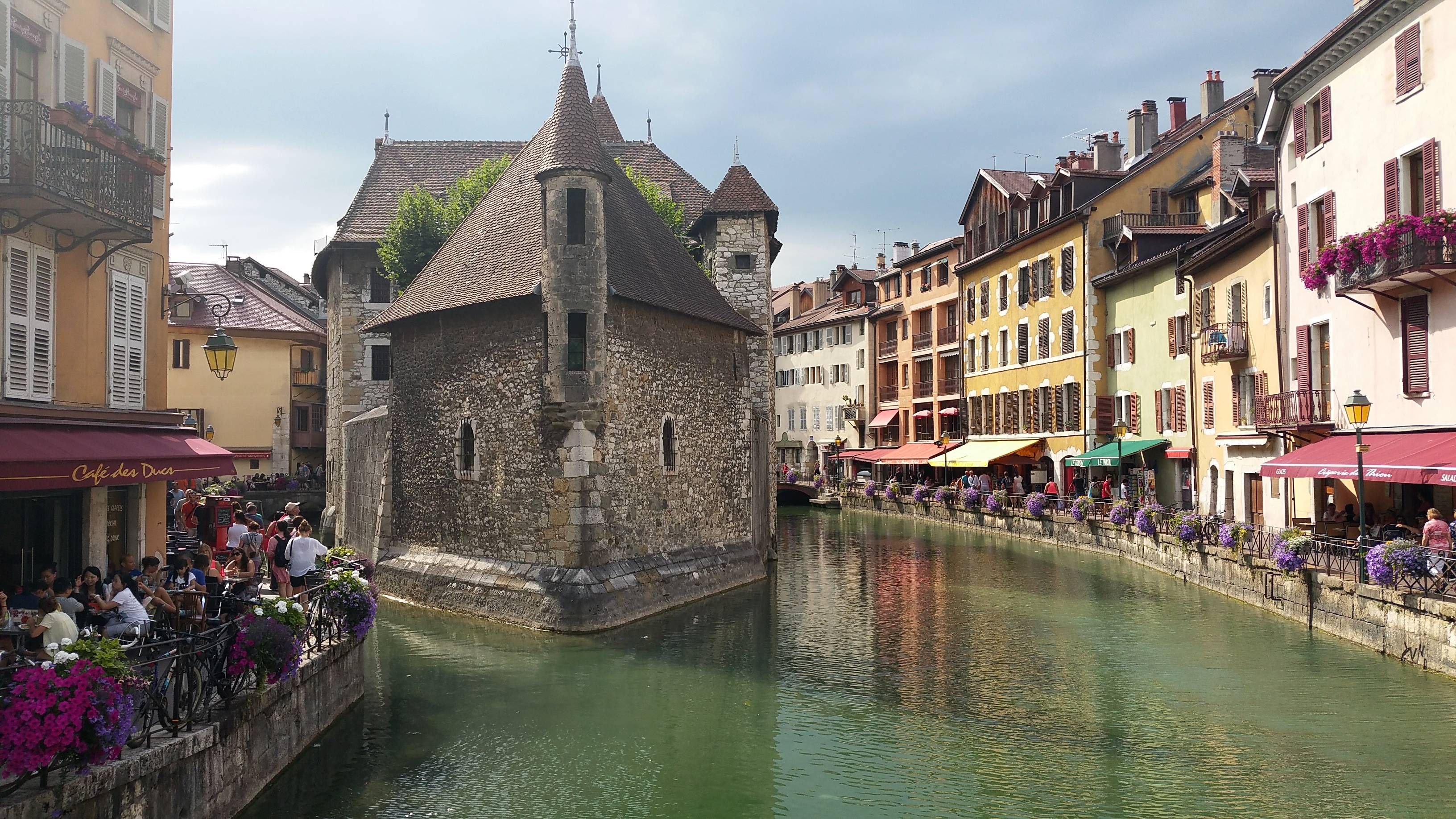 Fonds d'cran Constructions et architecture Villes - Villages Annecy Vieille prison