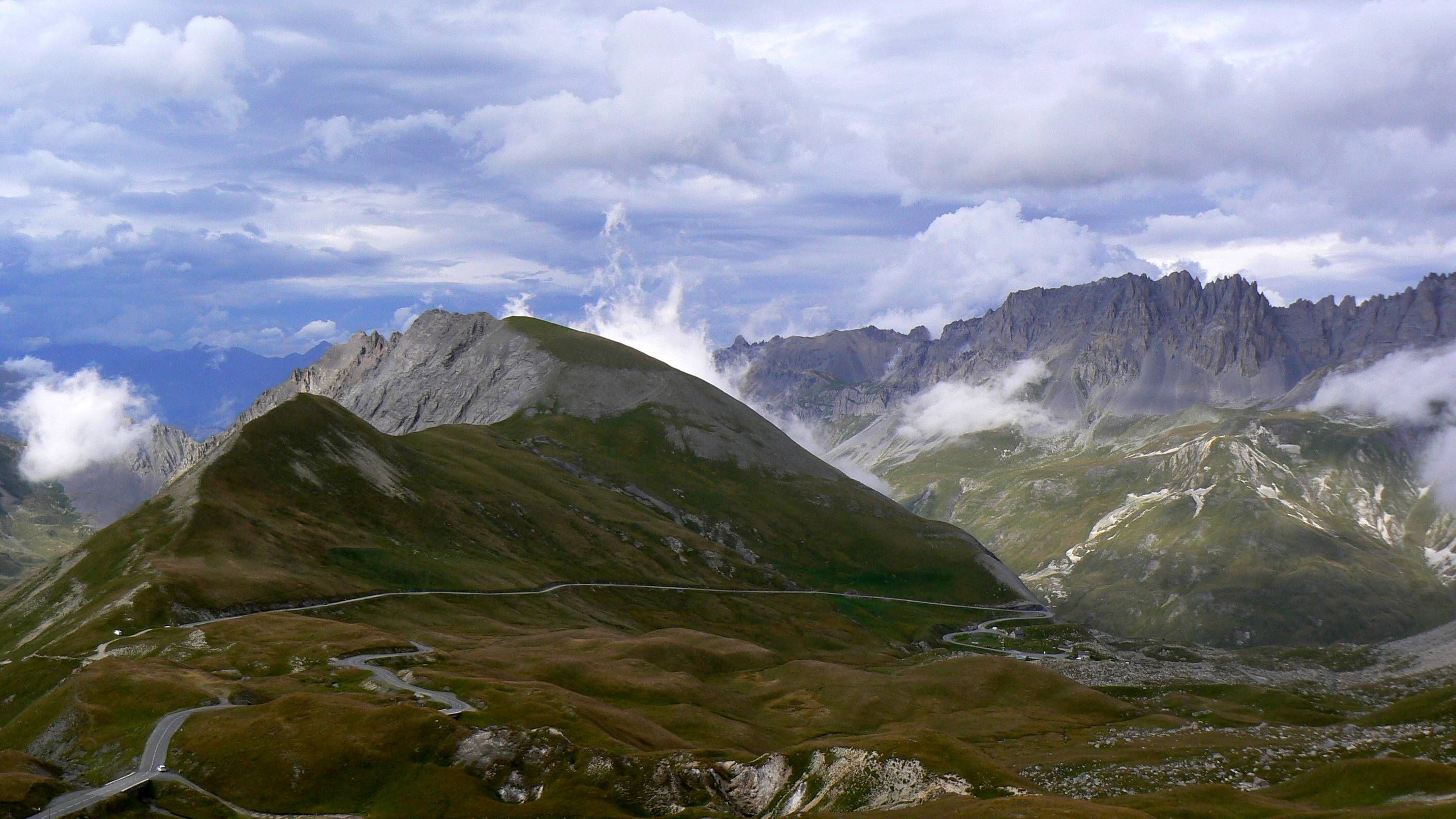 Fonds d'cran Nature Montagnes Paysage de montagne vue du Galibier