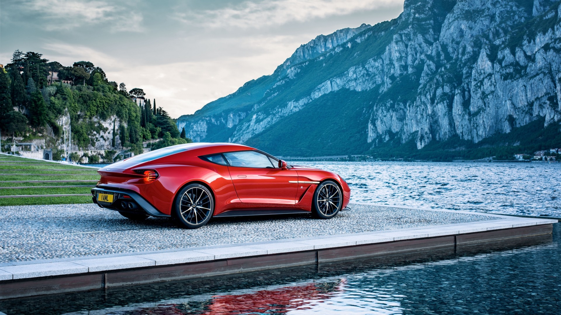 Fonds d'cran Voitures Aston Martin 