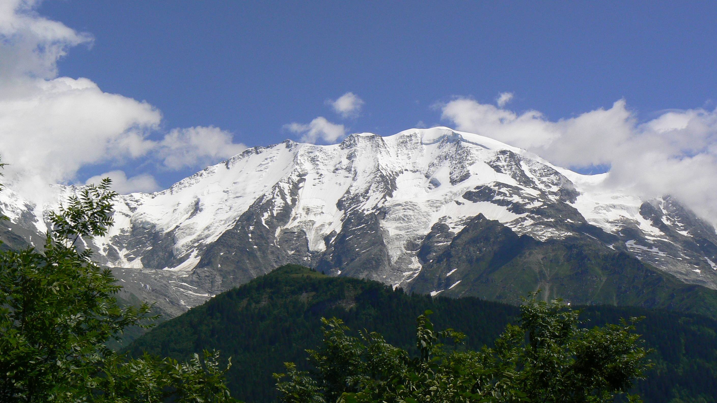 Fonds d'cran Nature Montagnes Paysage de montagne 02