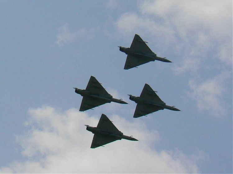 Fonds d'cran Avions Avions militaires Mirage 2000 02