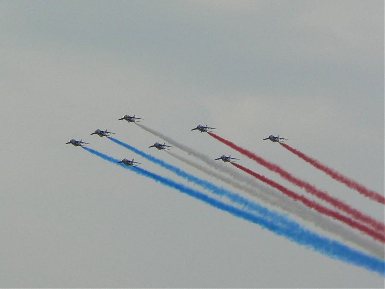 Fonds d'cran Avions Avions militaires Patrouille de France 01.