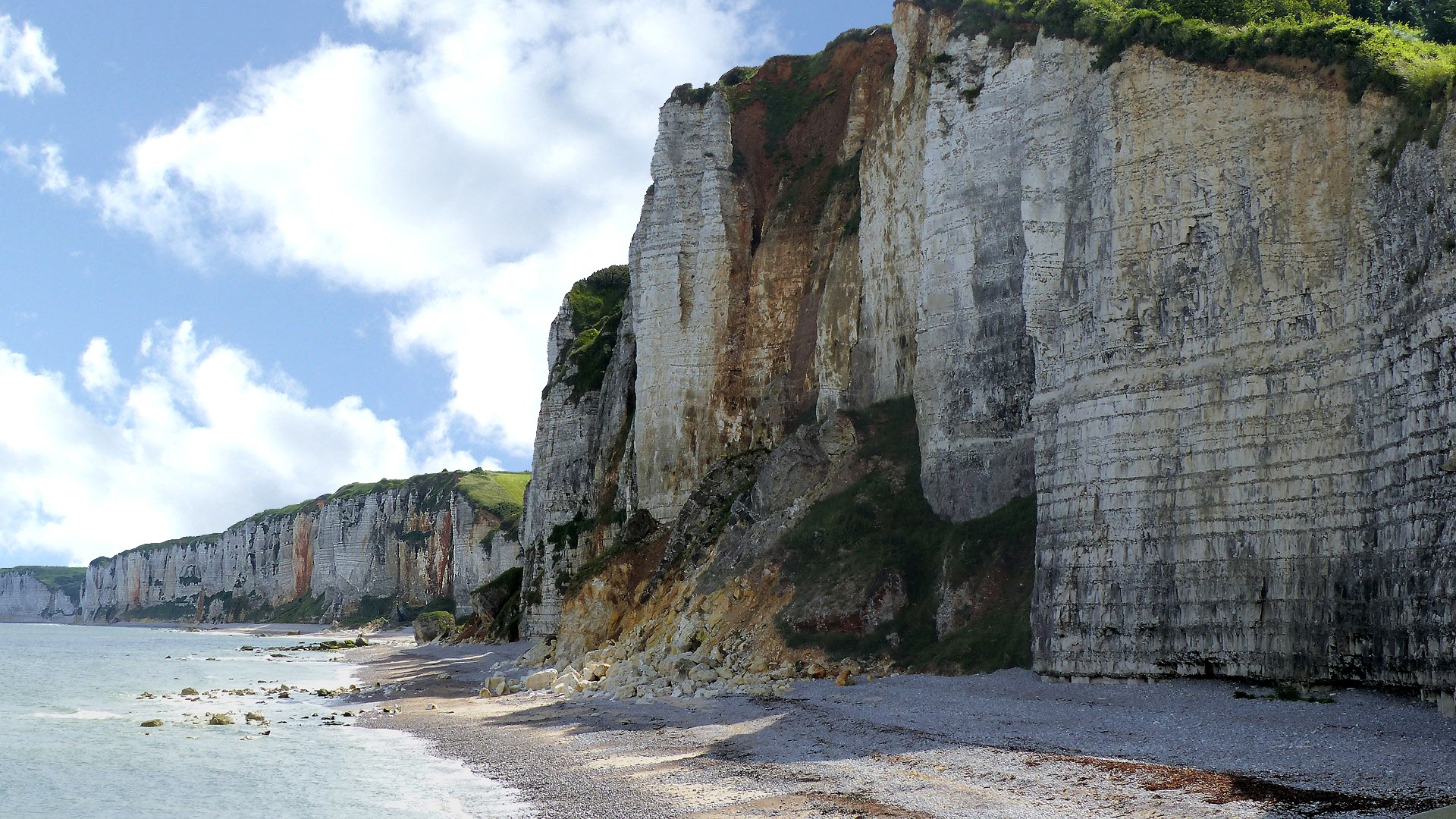 Fonds d'cran Voyages : Europe France > Normandie Les falaises d'Yport