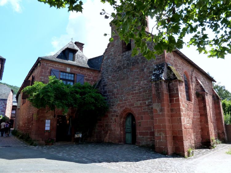 Fonds d'cran Voyages : Europe France > Limousin Eglise de Collonge la Rouge (19)