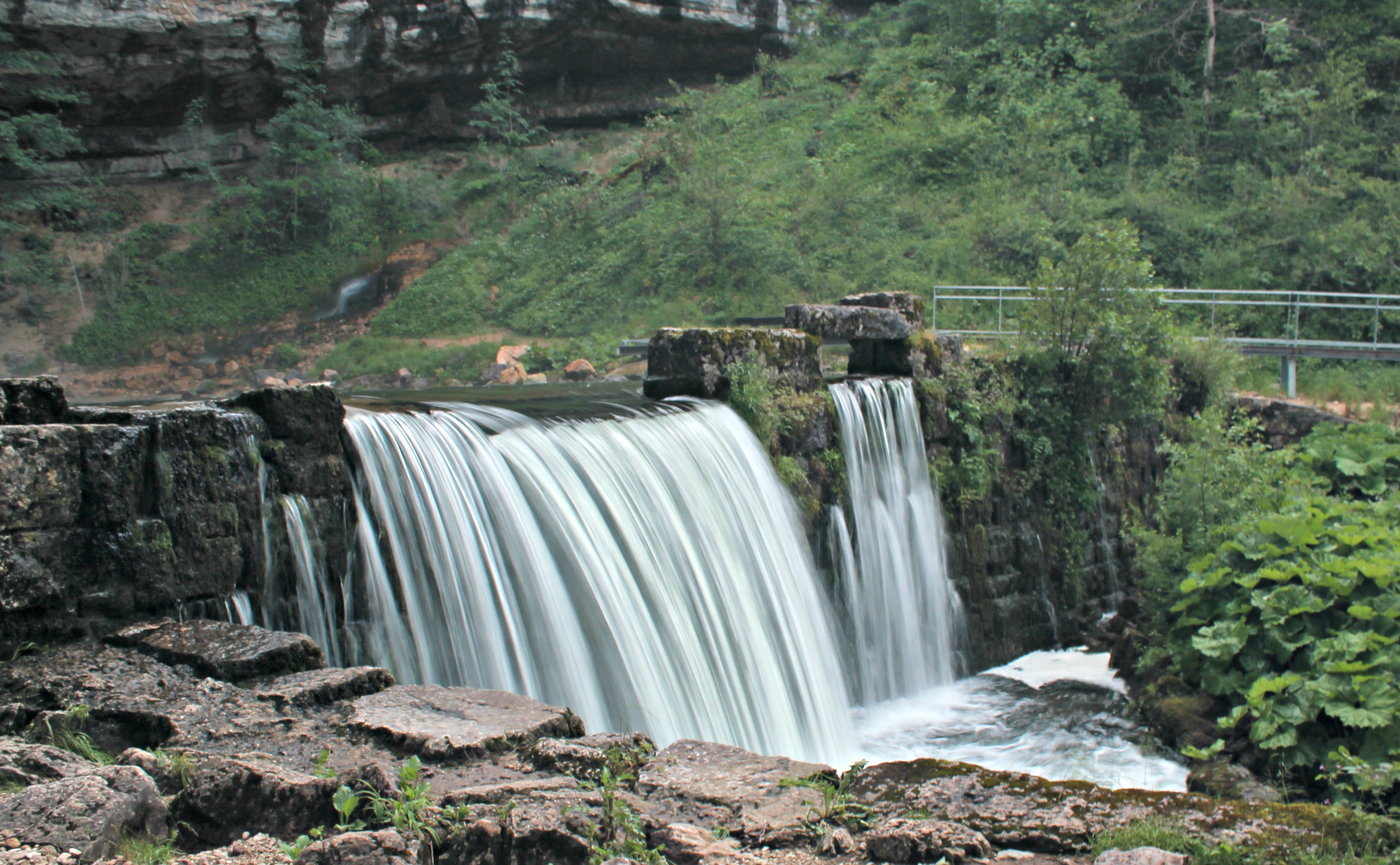 Wallpapers Nature Waterfalls cascades du hérisson : le saut girard