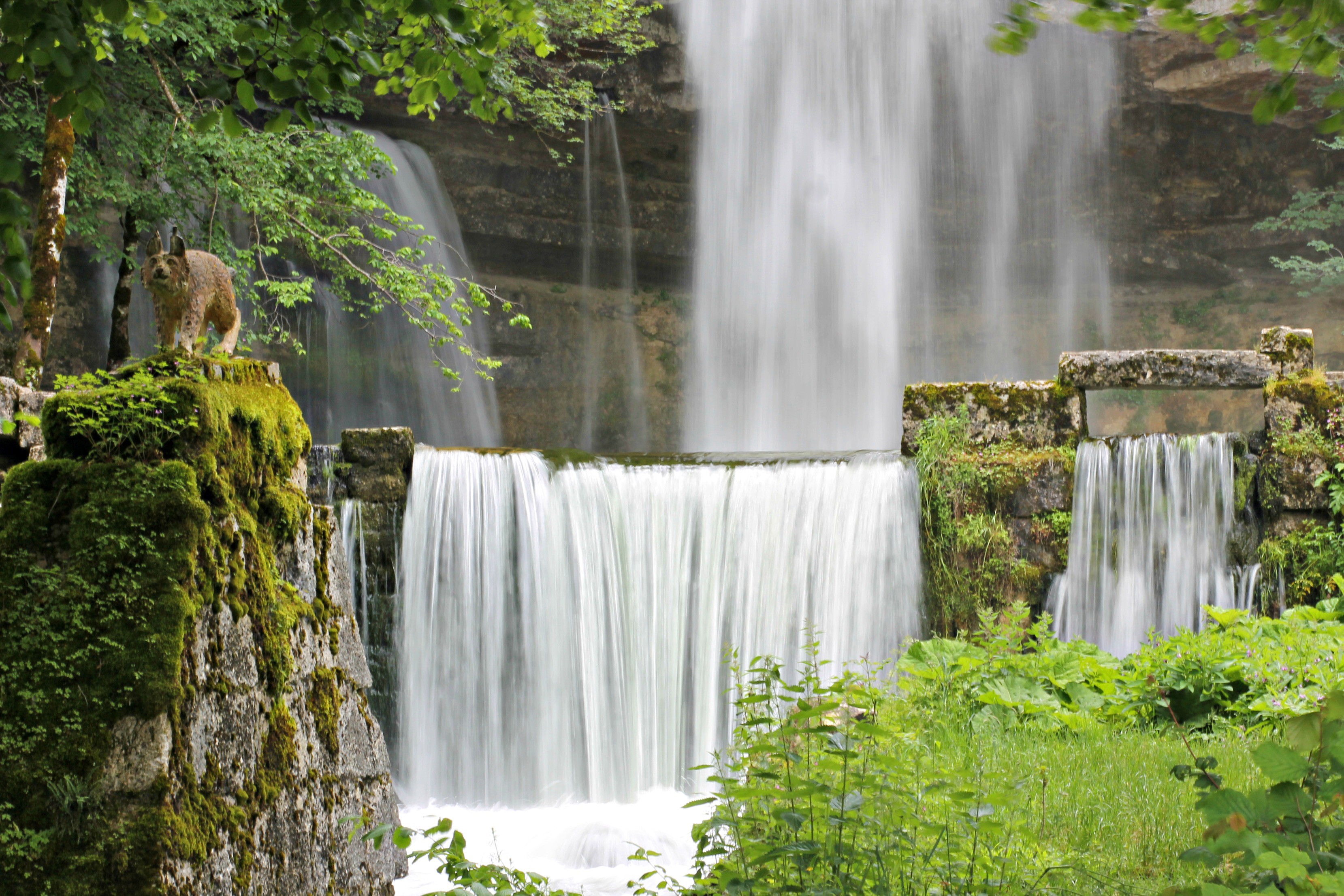 Fonds d'cran Nature Cascades - Chutes cascades du hérisson : le saut girard