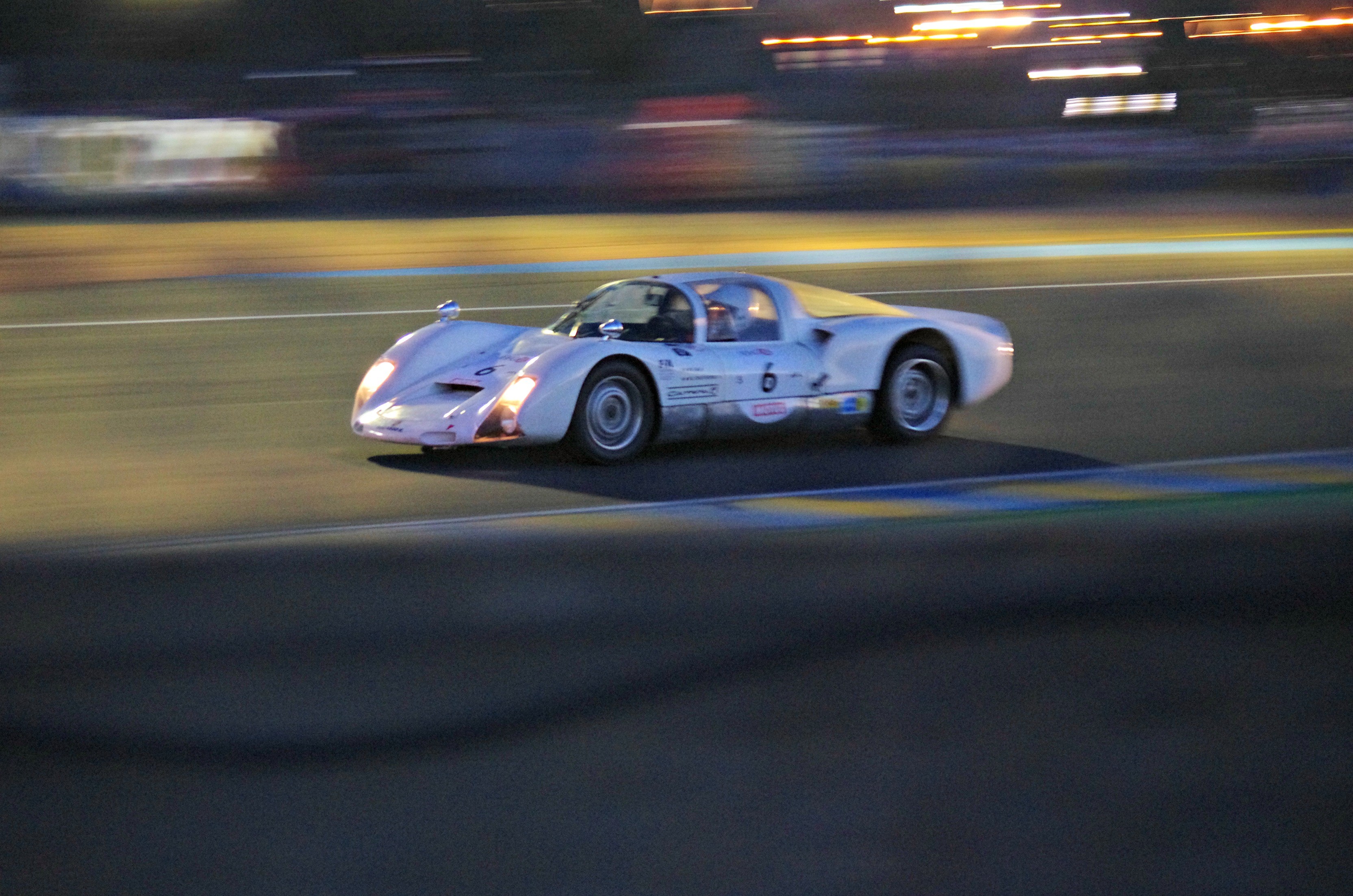 Fonds d'cran Voitures Voitures de course LE MANS CLASSIC - JUILLET 2016 (course de nuit)