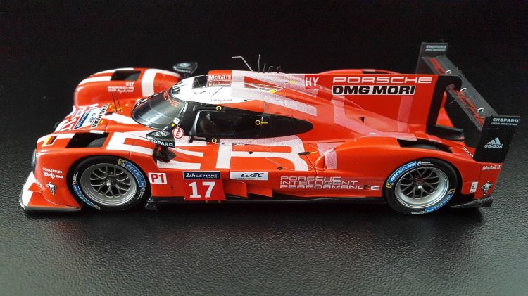 Fonds d'cran Voitures Voitures miniatures Porsche 919 Hybrid n°17 (2éme des 24 Heures du Mans 2015)