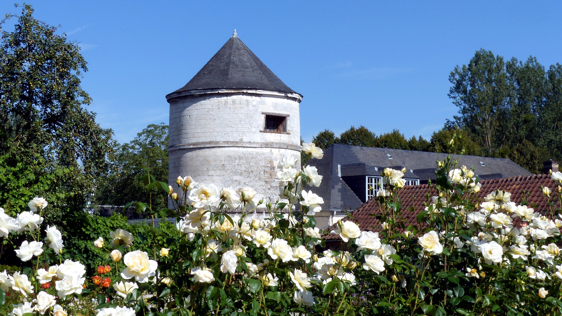 Fonds d'cran Voyages : Europe France > Picardie L'abbaye et les jardins de Valloires (Somme)