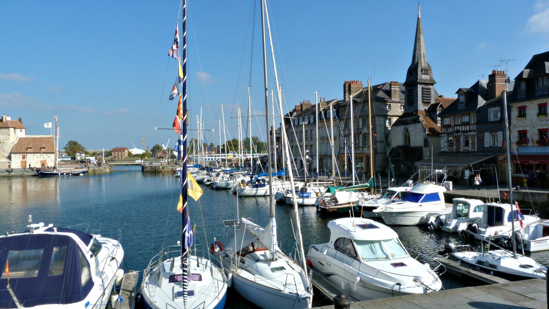 Fonds d'cran Bateaux Ports Le port de Honfleur