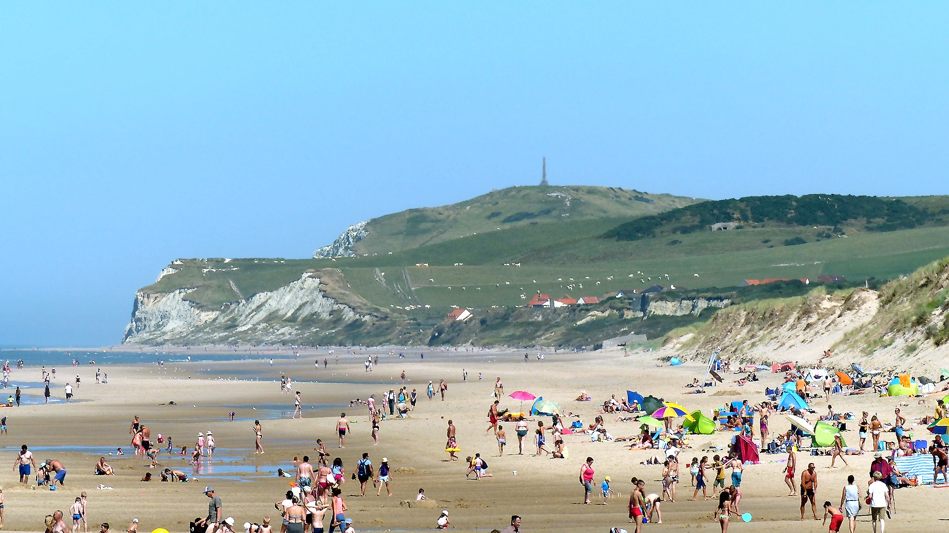 Wallpapers Trips : Europ France > Nord Pas de Calais La plage de Wissant et le Cap Blanc Nez