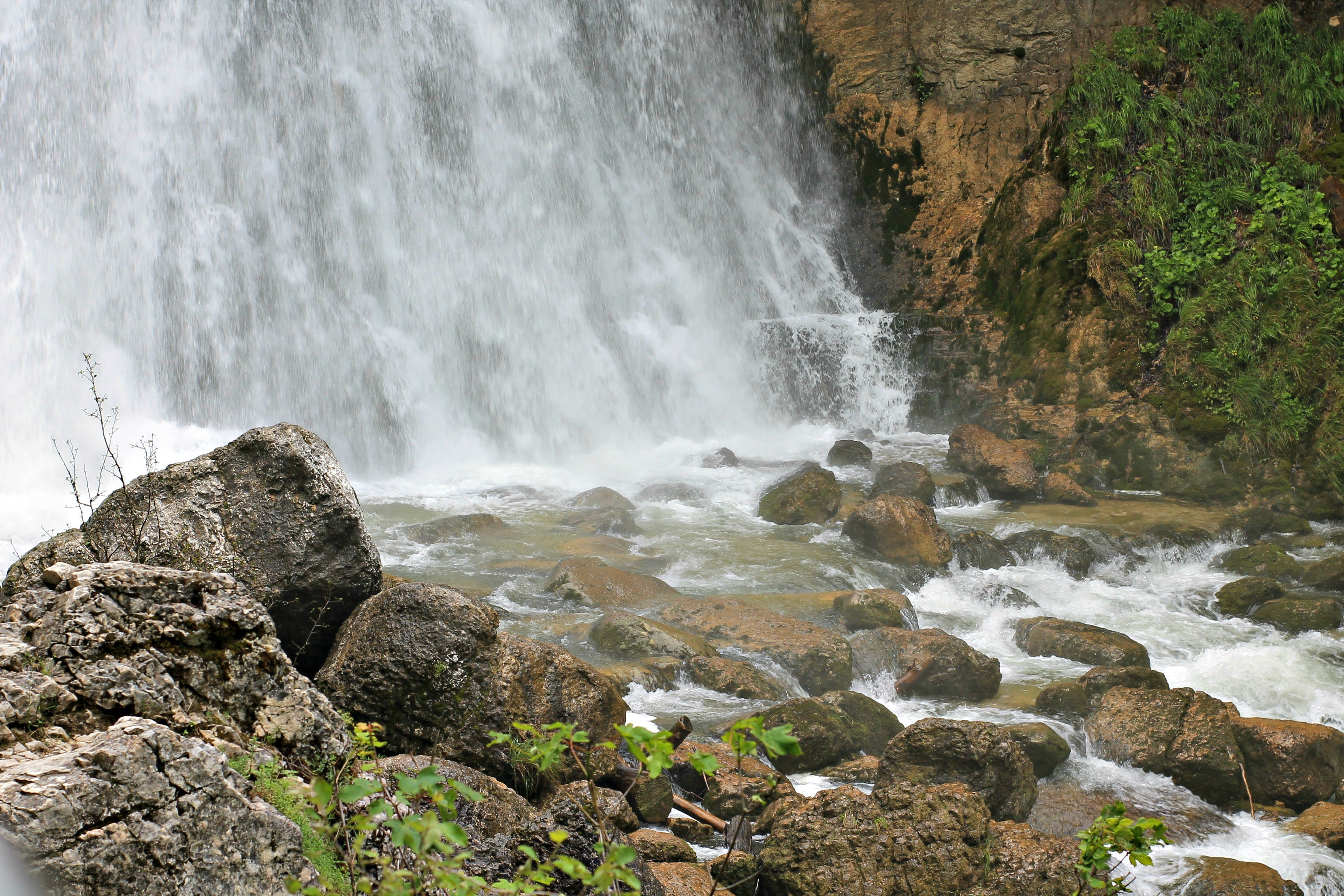 Fonds d'cran Nature Cascades - Chutes cascades du hérisson (jura)