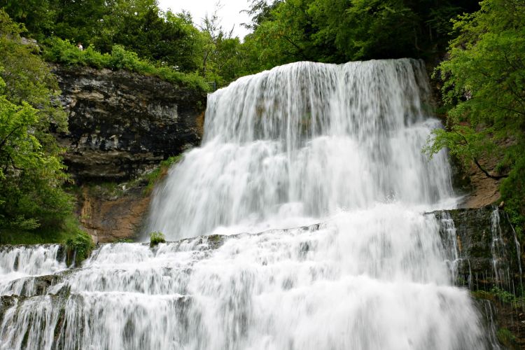 Fonds d'cran Nature Cascades - Chutes cascades du hérisson (jura)