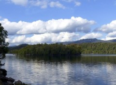  Trips : North America Le lac du Mont Tremblant (Province de Québec)