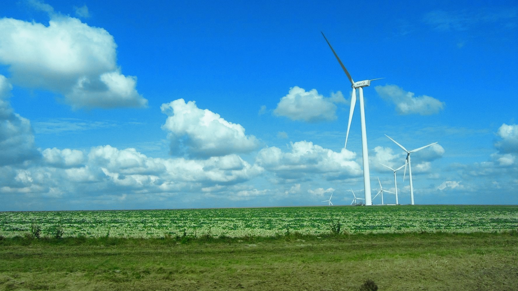 Fonds d'cran Voyages : Europe France > Champagne-Ardennes eoliennes