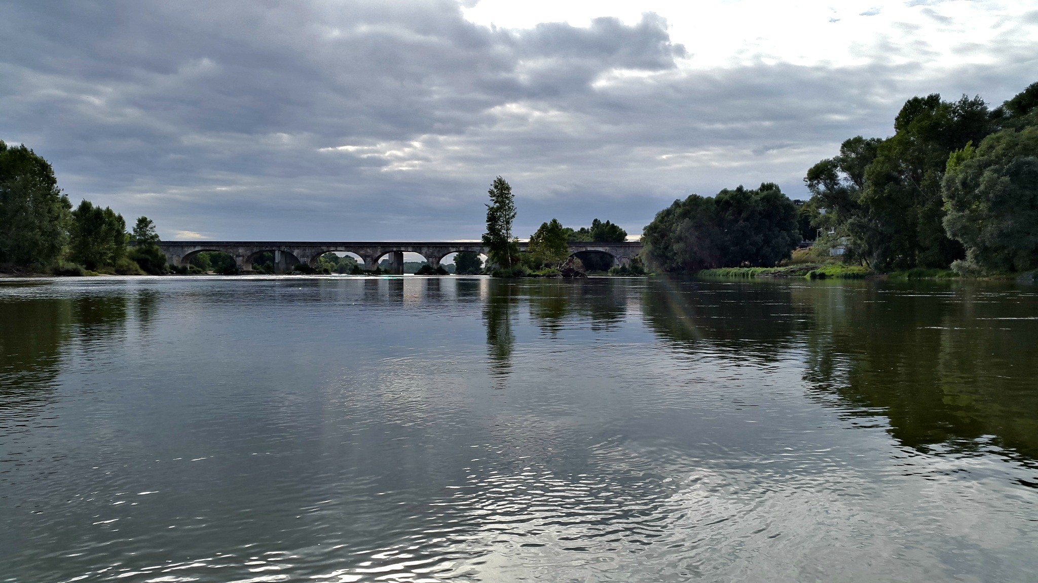 Wallpapers Nature Rivers - Torrents la Loire