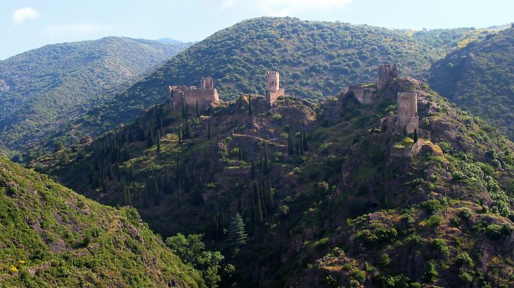 Wallpapers Trips : Europ France > Languedoc-Roussillon Les 4 châteaux de Lastours (Aude)