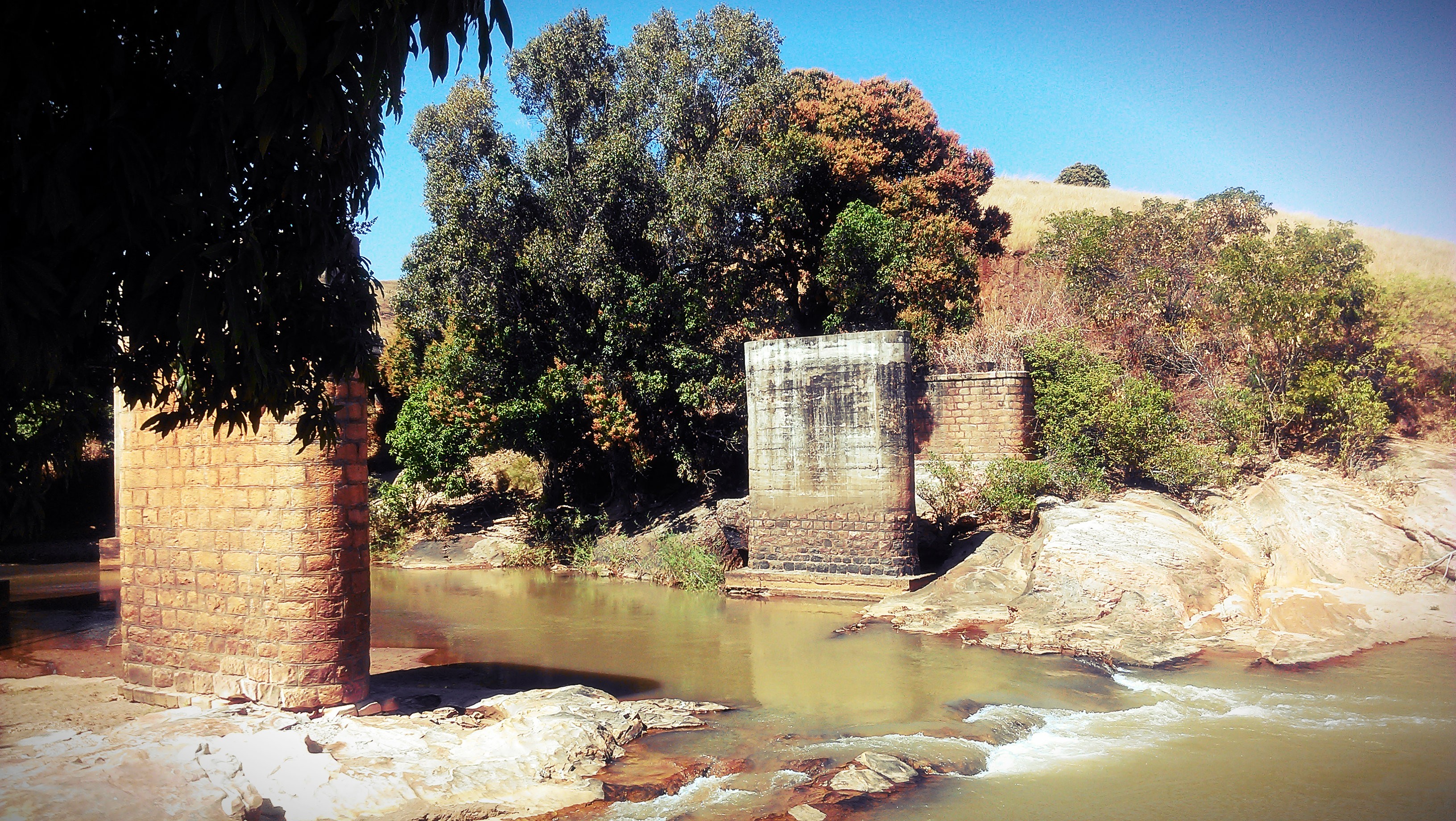 Fonds d'cran Constructions et architecture Ruines - Vestiges Anciet pont