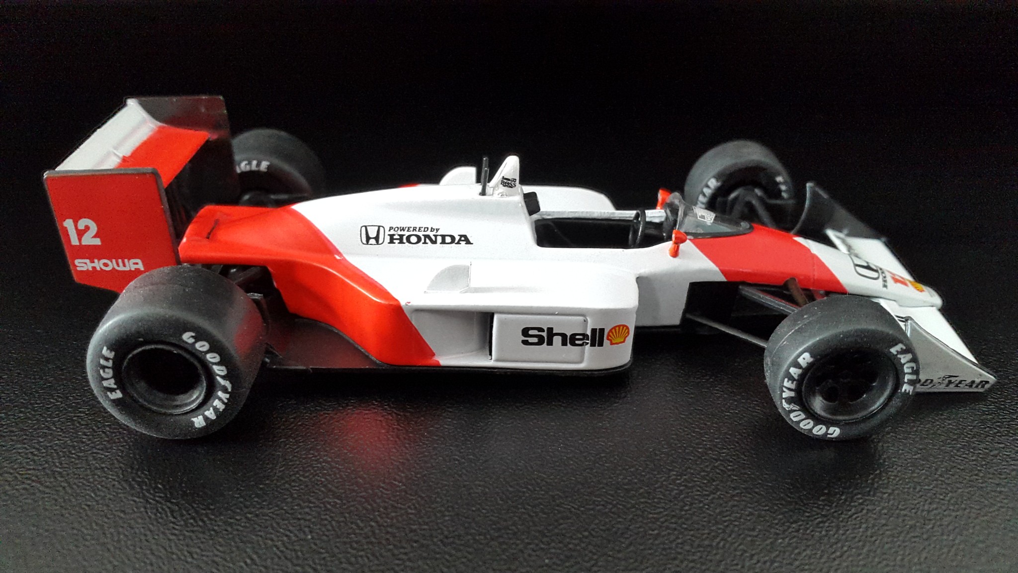 Wallpapers Cars Cars - Toys MC LAREN HONDA MP4/4 (1988 - Ayrton SENNA)