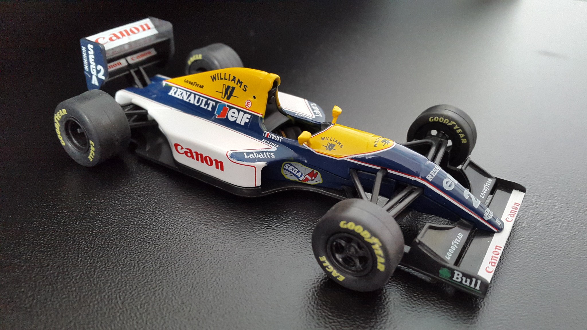 Fonds d'cran Voitures Voitures miniatures WILLIAMS RENAULT FW15C (1993 - Alain PROST)