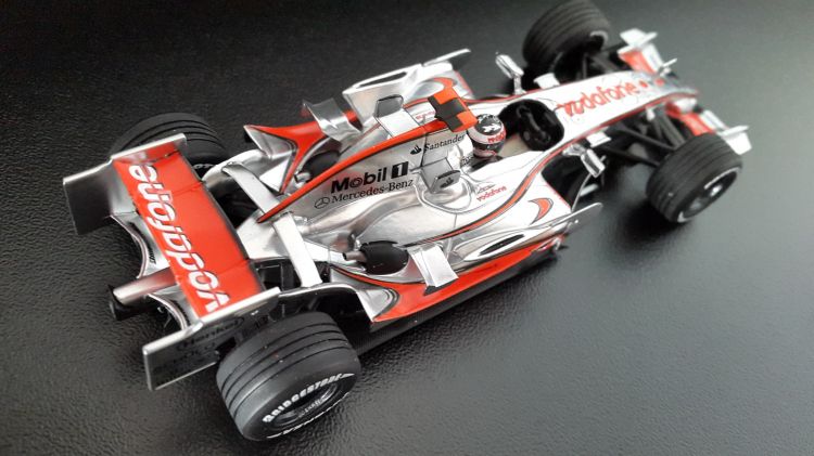 Wallpapers Cars Cars - Toys MC LAREN MERCEDES MP-22 (année 2007 Fernando ALONSO)