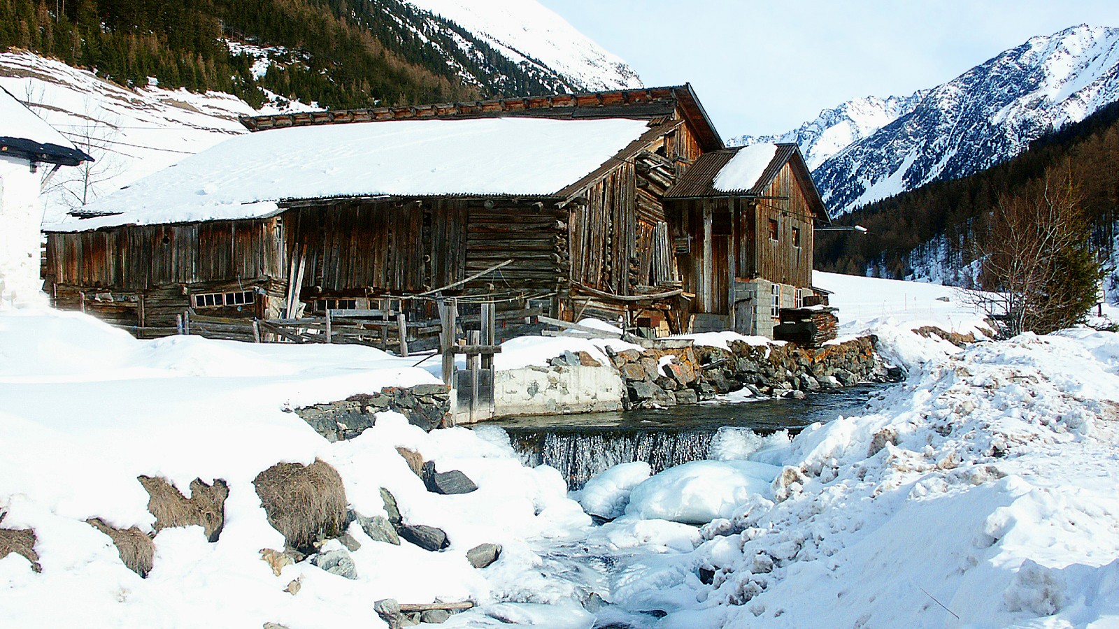 Fonds d'cran Nature Saisons - Hiver La vieille grange