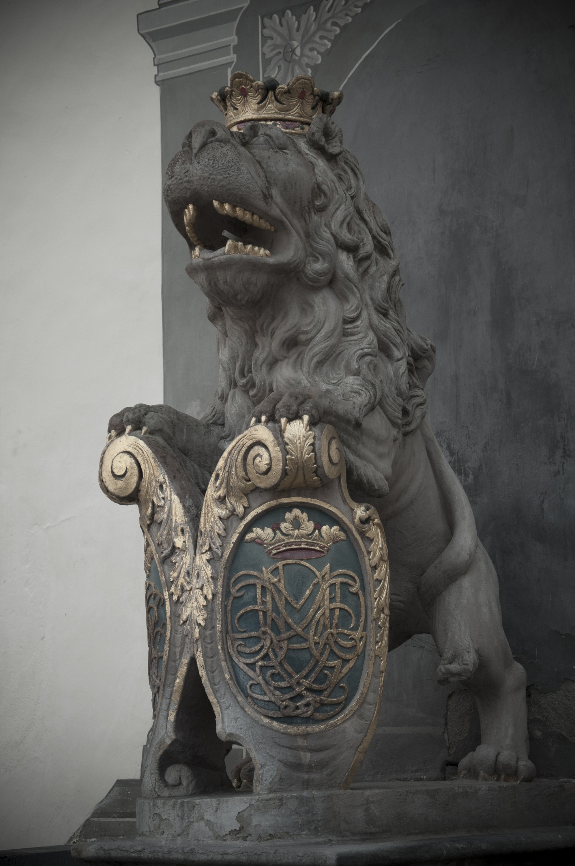 Fonds d'cran Constructions et architecture Statues - Monuments Schloss Weilburg Lion