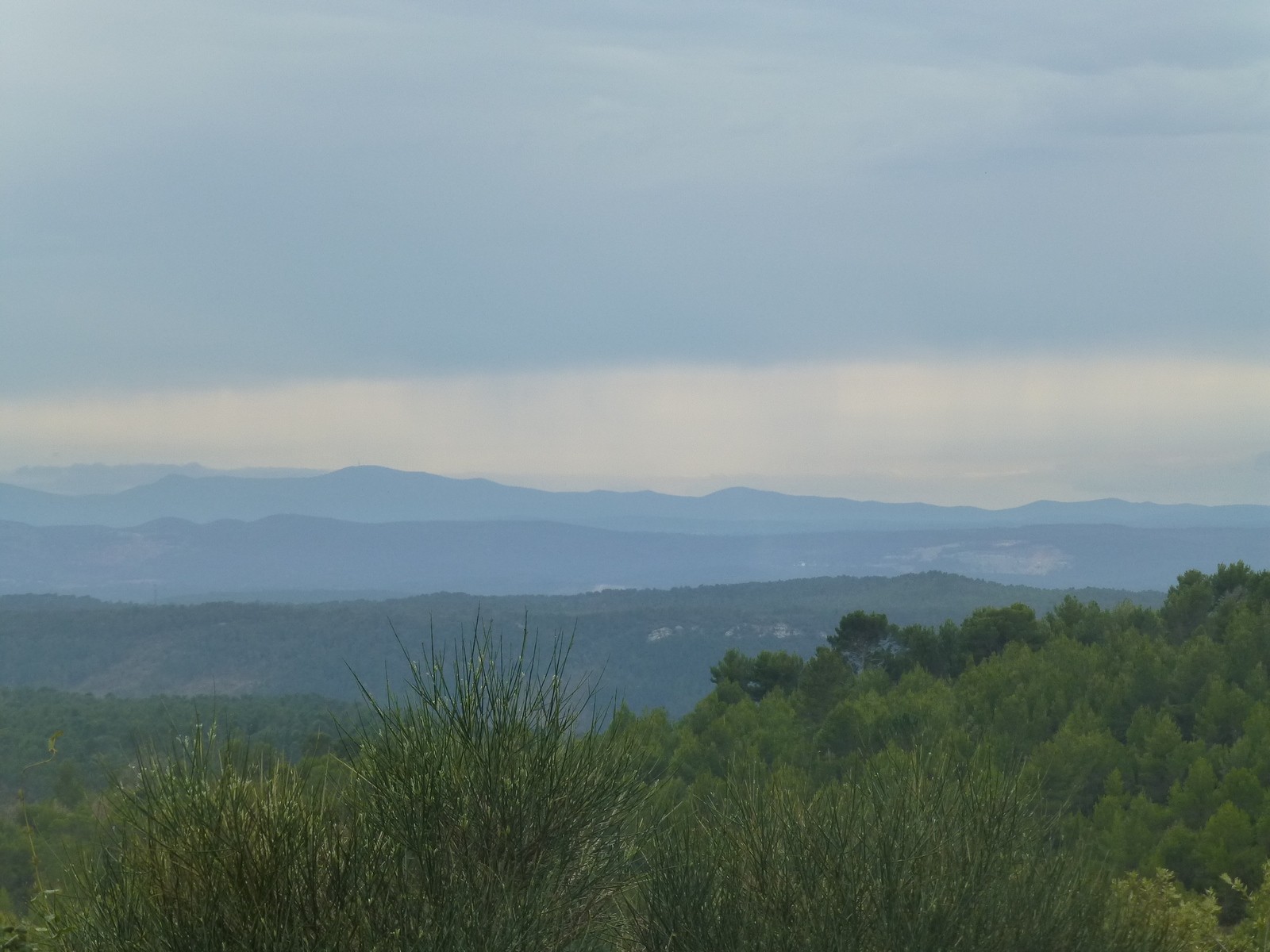 Fonds d'cran Nature Paysages au delà des collines