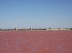  Voyages : Europe Aigues Morte vue depuis les salins .