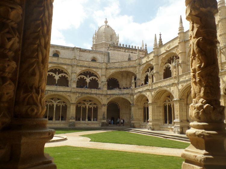 Fonds d'cran Constructions et architecture Edifices Religieux Clotre, monastre de Sao Jeronimo, Blem, prs de Lisbonne, Portugal