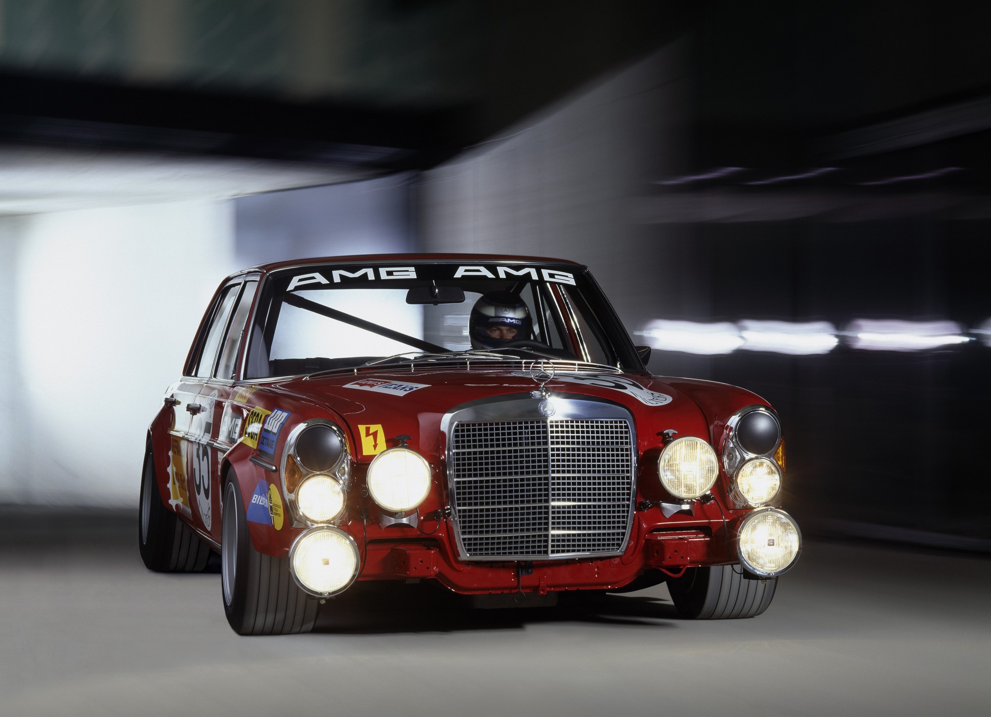 Fonds d'cran Voitures Mercedes Mercedes 300 SEL 6.8 AMG