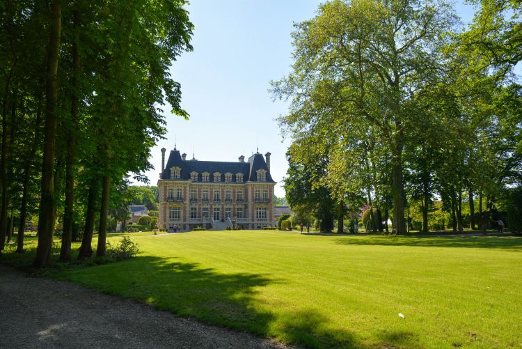 Fonds d'cran Constructions et architecture Chteaux - Palais Château vu du parc