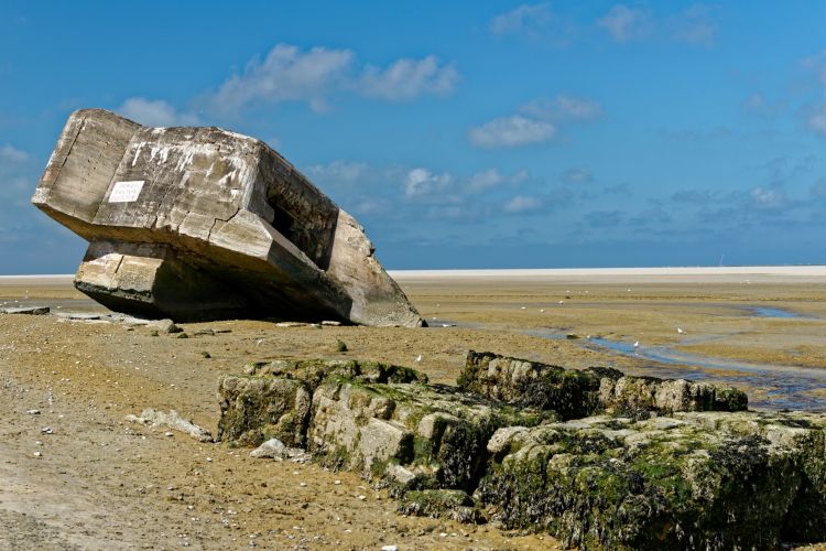 Fonds d'cran Constructions et architecture Ruines - Vestiges Bunker sur une plage