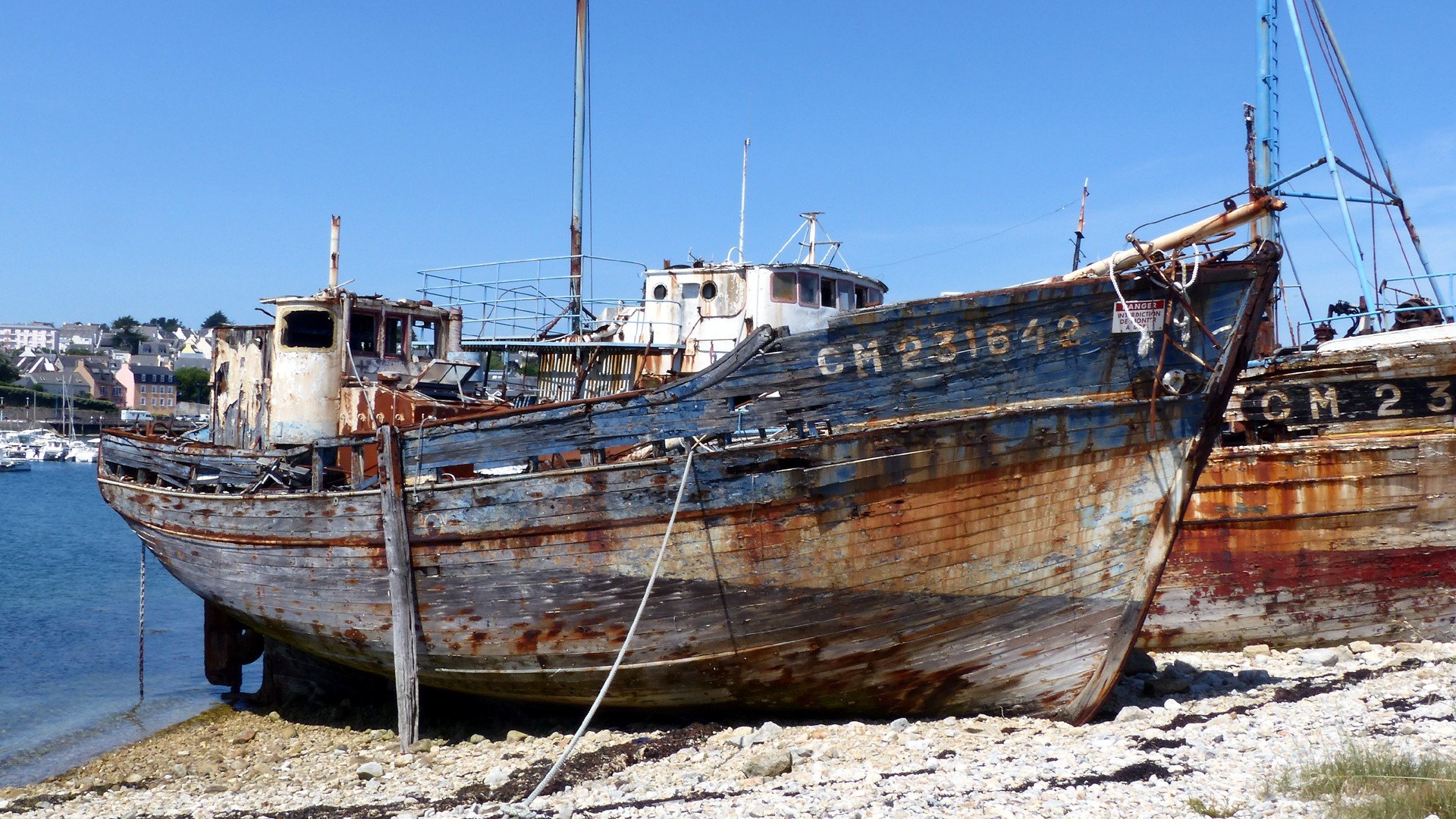 Wallpapers Boats Wrecks Chalutier agonisant